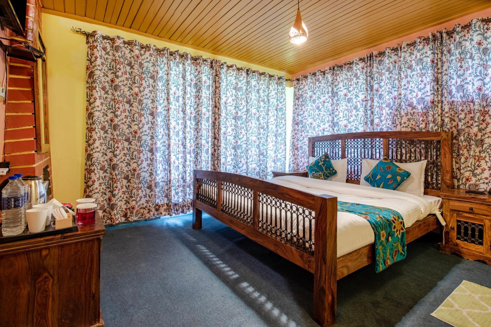 Hotel Little Silver Pahalgam Exterior photo