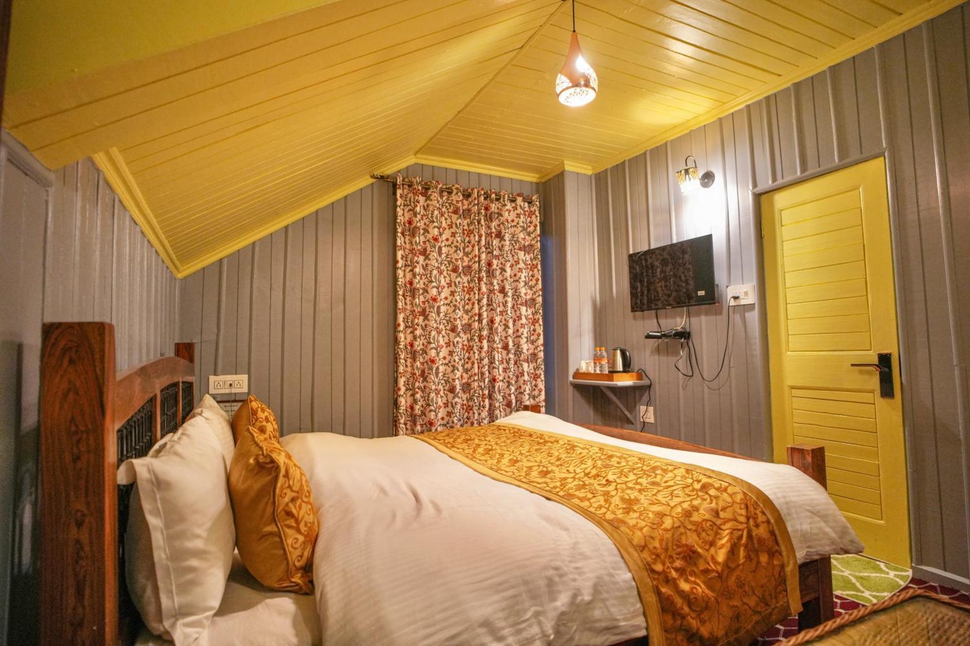 Hotel Little Silver Pahalgam Exterior photo